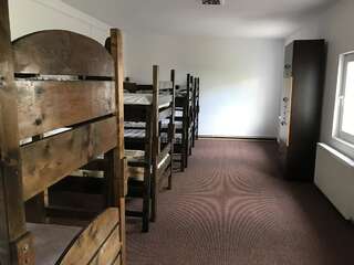 Хостелы Hostel River Крайова Спальное место на двухъярусной кровати в общем номере для мужчин и женщин-3