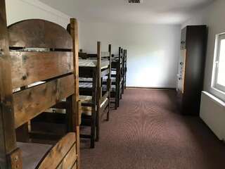 Хостелы Hostel River Крайова Спальное место на двухъярусной кровати в общем номере для мужчин и женщин-6